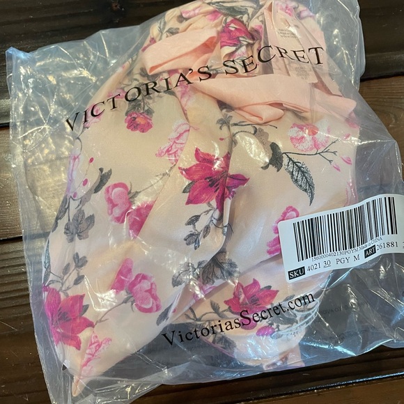 New Victoria’s Secret Satin Slippers - Picture 4 of 5